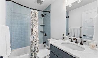 141 30th St, Avalon, NJ 08202