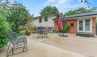 925 S Chestnut Ave, Arlington Heights, IL 60005