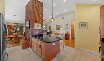 5929 AVON Dr, Bethesda, MD 20814