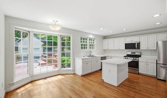 2904 N 4TH St N, Arlington, VA 22201