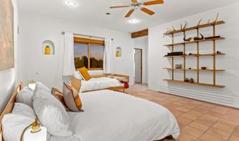 206 Hondo Seco Rd, Arroyo Seco, NM 87514