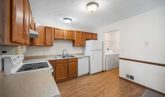232 Bayview Dr, Cortland, OH 44410