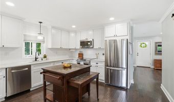 91 Sowams Rd, Barrington, RI 02806