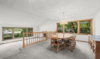 2110 E Eastman Ct, Arlington Heights, IL 60004