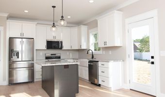 600 Placid Ln, Albertville, AL 35950