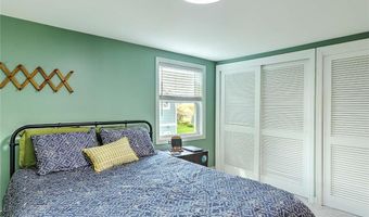 70 Boyce Ave, Barrington, RI 02806