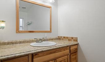 317 7th St, Benton City, WA 99320