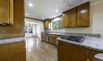 938 Cypress Point Loop, Ashland, OR 97520