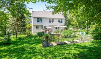 6 Colonial Cir, Alloway, NJ 07418