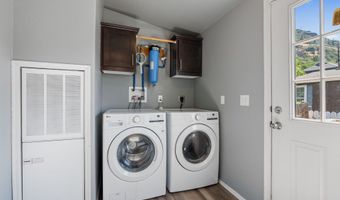 308 E HUMBOLDT St, Bingen, WA 98605