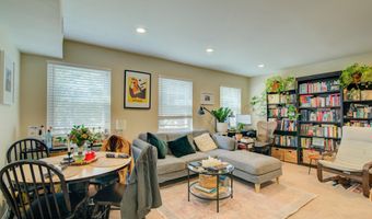 2100 N SCOTT St 103, Arlington, VA 22209