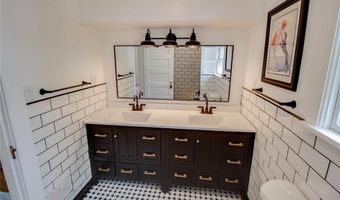 205 E 12th St, Alton, IL 62002