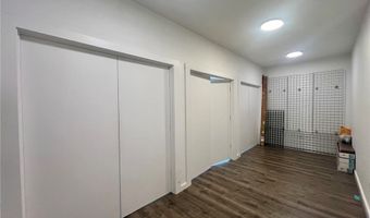 512 SW B St 10/12, Bentonville, AR 72712