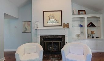 521 Corey Ln, Middletown, RI 02842