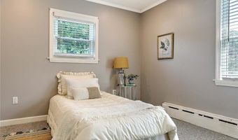 21 Carpenter Ave, Barrington, RI 02806
