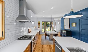 2553 Elkwood Cir, Charlotte, NC 28205