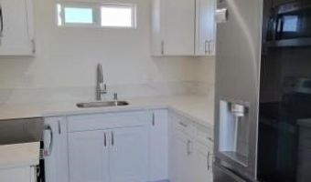 1170 Wanaka St A, Honolulu, HI 96818