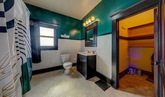 805 W 4th St, Bicknell, IN 47512
