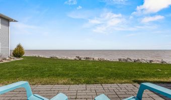 2614 LAKE St, Algoma, WI 54201