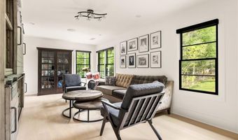 2469 River Oak Dr, Decatur, GA 30033