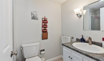 34 Parkwood Dr, Augusta, ME 04330