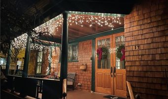 17 Lincoln St, Newport, RI 02840