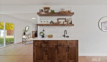 204 Hilldrop St, Caldwell, ID 83605