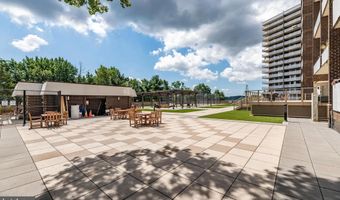 250 S REYNOLDS St 1004, Alexandria, VA 22304