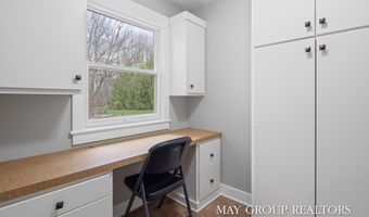 5254 Canyon River Dr NE, Ada, MI 49301