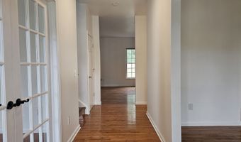 48 Meadow Brook Rd, Brookfield, CT 06804