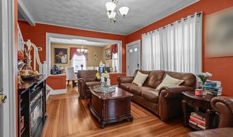 56 Errol St, Warwick, RI 02888