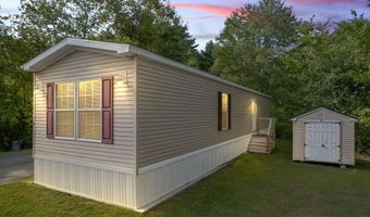 4 Clover Corner Ln, Augusta, ME 04330