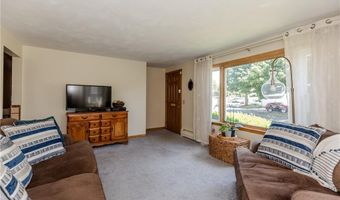 39 Fairview Ave, East Providence, RI 02914