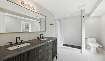 47 Church St, Allentown, NJ 08501