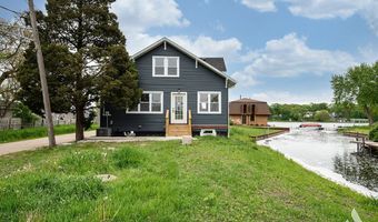 26415 W Beach St, Antioch, IL 60002