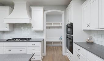 14423 N 145th St, Basehor, KS 66007
