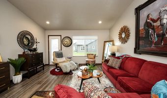 2720 E Sunburst Dr, Brandon, SD 57005