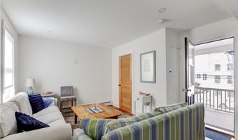 5 Howard St 2, Newport, RI 02840