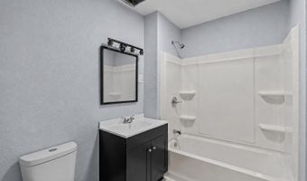 1003 S Rinker Ave, Aurora, MO 65605