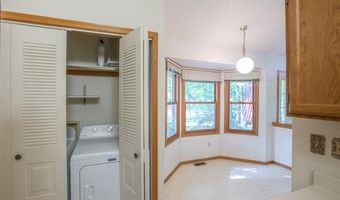 8507 Pineview Lake Dr, Argentine, MI 48451