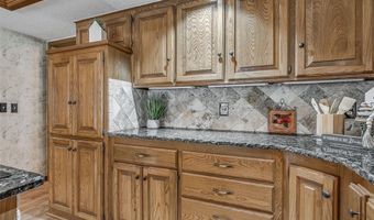 7104 NW 32nd St, Bethany, OK 73008