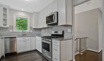 454 MANOR Rd, Arnold, MD 21012