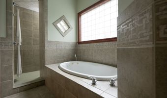 10671 Geist Ridge Ct, Fishers, IN 46040