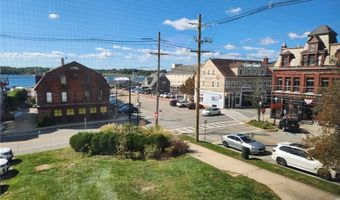 20 State St 4, Bristol, RI 02809