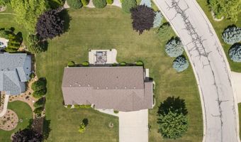 W5982 STRAWFLOWER Drive, Appleton, WI 54915