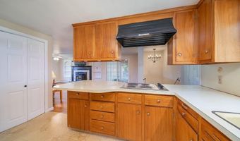 130 Austin Rd, North Kingstown, RI 02852