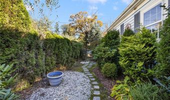 2 Preserved Arnold Ct, Lincoln, RI 02865