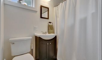 12 Maple St, Bath, ME 04530