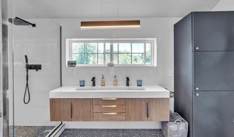 1 Fried Ave, Bristol, RI 02809
