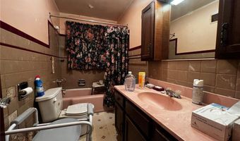 277 Herbert St, Alton, IL 62002